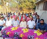 भागलपुर के पोठिया गांव के कई लोग देश-विदेश में नाम रोशन कर चुके हैं।