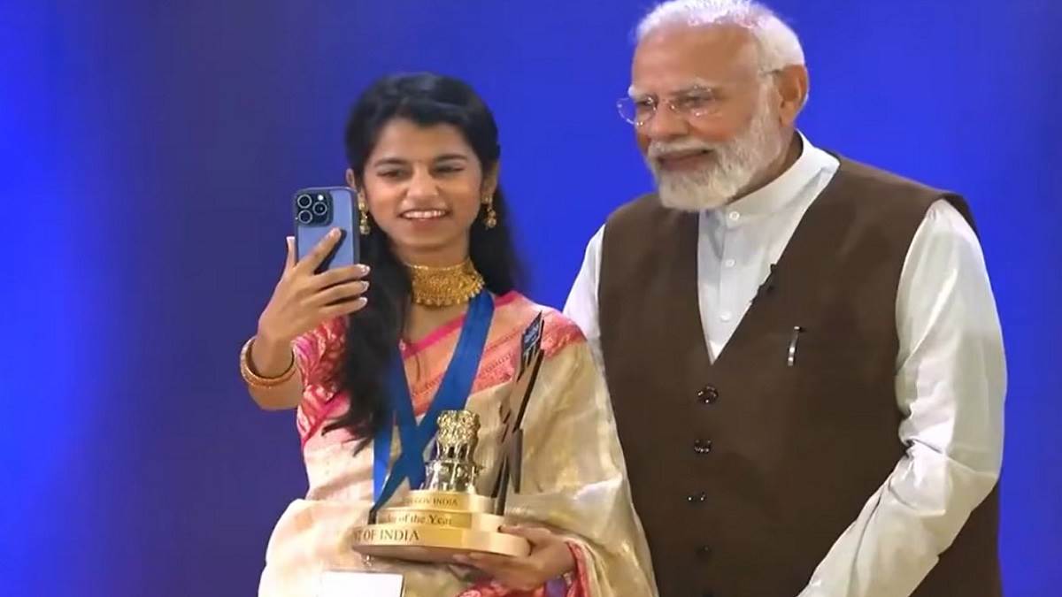 pm modi honors maithili thakur national creators award bharat mandapam