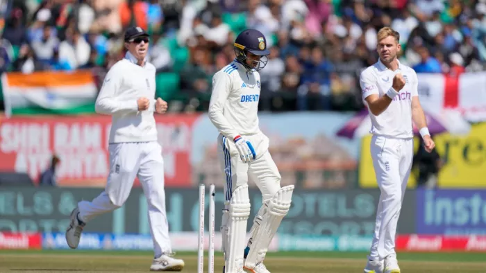 IND vs ENG: शुभमन गिल को एंडरसन ने किया क्लीन बोल्ड।