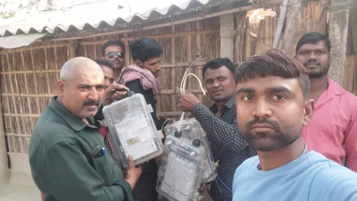 मुजफ्फरपुर में बिजली विभाग अचानक क्यों उखाड़ने लगा स्मार्ट मीटर