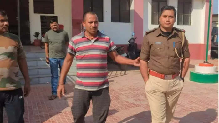 आरा में पकड़ा गया रवि किशन। (फोटो जागरण)