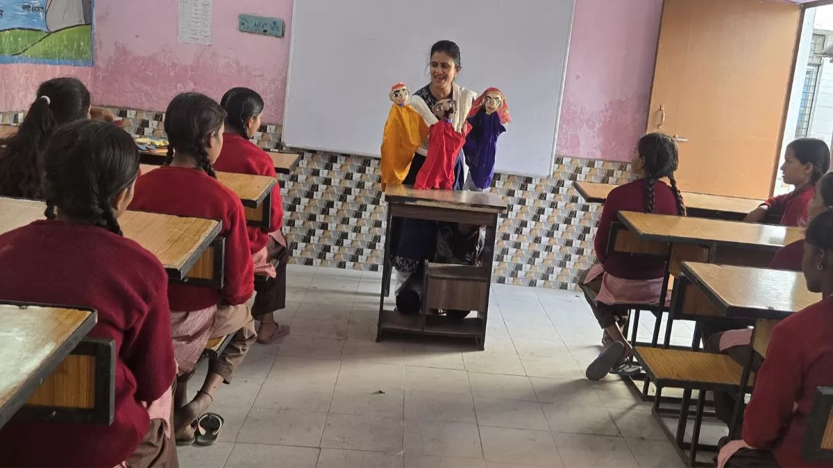 International Women's Day: हादसे ने बोलने में कर दिया था असहज, कठपुतली से मिली पहचान