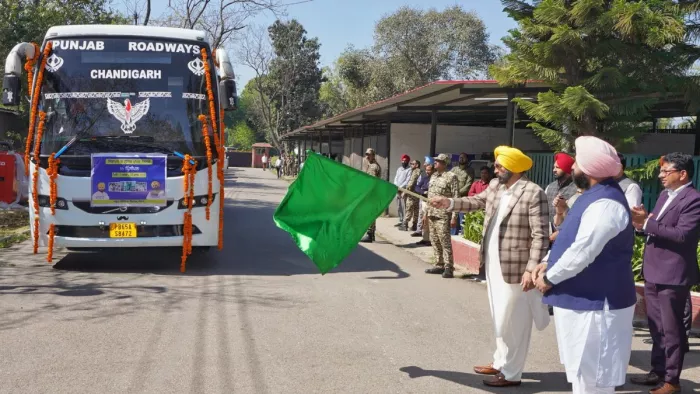 CM मान ने 36 प्रिंसिपलों को सिंगापुर किया रवाना। फोटो सीएम ट्विटर