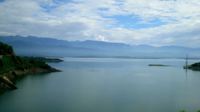 टूरिस्टों के आकर्षण का केंन्द्र बन रही है जम्मू की रणजीत झील