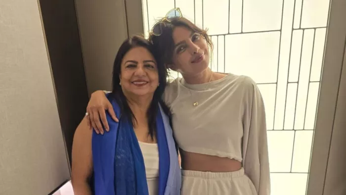 प्रियंका चोपड़ा अपनी मां के साथ (Photo: Instagram)