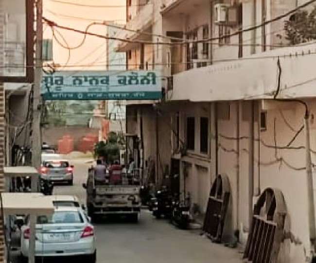 लुधियाना की गुरु नानक कॉलोनी में गली में ही बना दिया पुल, डिप्टी मेयर