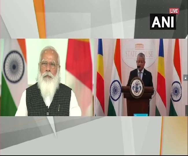 प्रधानमंत्री नरेंद्र मोदी और भारतीय मूल के सेशेल्स के राष्ट्रपति वेवल रामकलावन