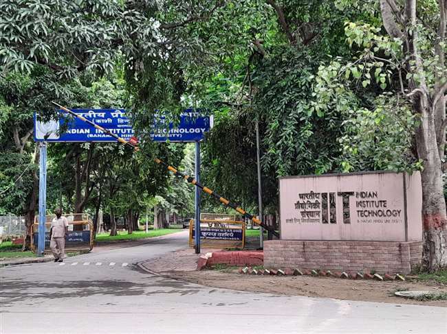 nikesh arora donated to iit bhu fellowship will be given to promising students of institute