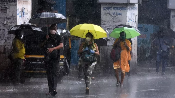 Weather Update: महाराष्ट्र के इन हिस्सों में बदलेगा मौसम का मिजाज, अगले 4 घंटों में बारिश होने की संभावना