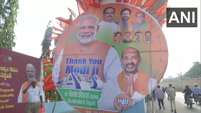 PM मोदी का आज तेलंगाना दौरा, वंदे भारत एक्सप्रेस ट्रेन को दिखाएंगे हरी झंडी