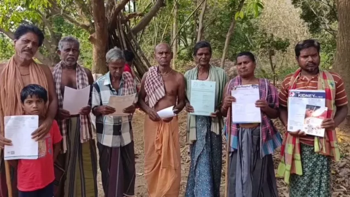 फ्लोराइड युक्त पानी पीने से लोग हो रहे बीमार।