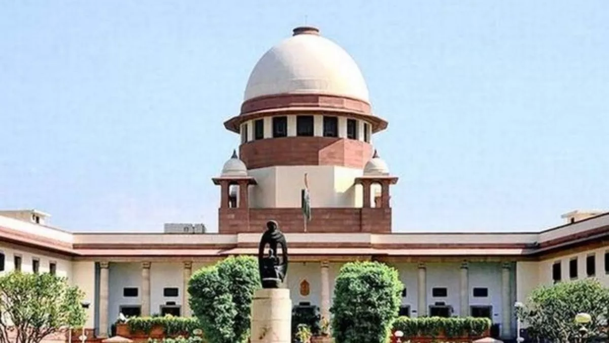 मुंबई के पूर्व पुलिस अधिकारी प्रदीप शर्मा को आत्मसमर्पण से छूट, SC ने याचिका पर महाराष्ट्र सरकार से मांगा जवाब