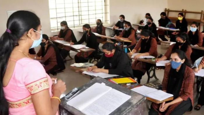 4 विषयों के शिक्षकों को मिल गया नियुक्त पत्र (फाइल फोटो)