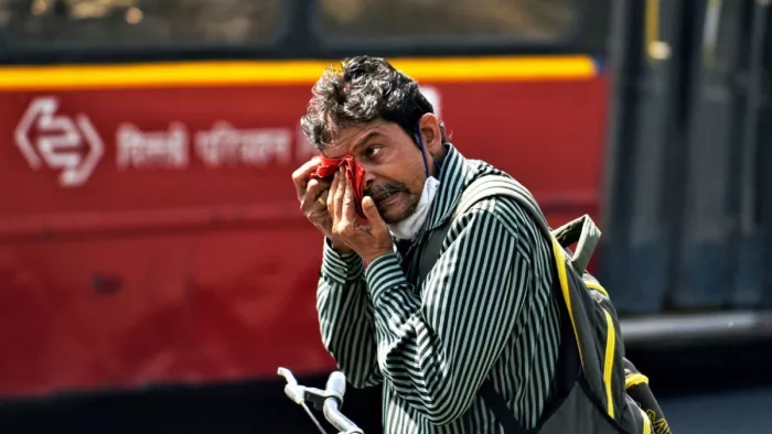 थोड़ी देर भी तेज धूप में रहने से हो सकते हैं बीमार।