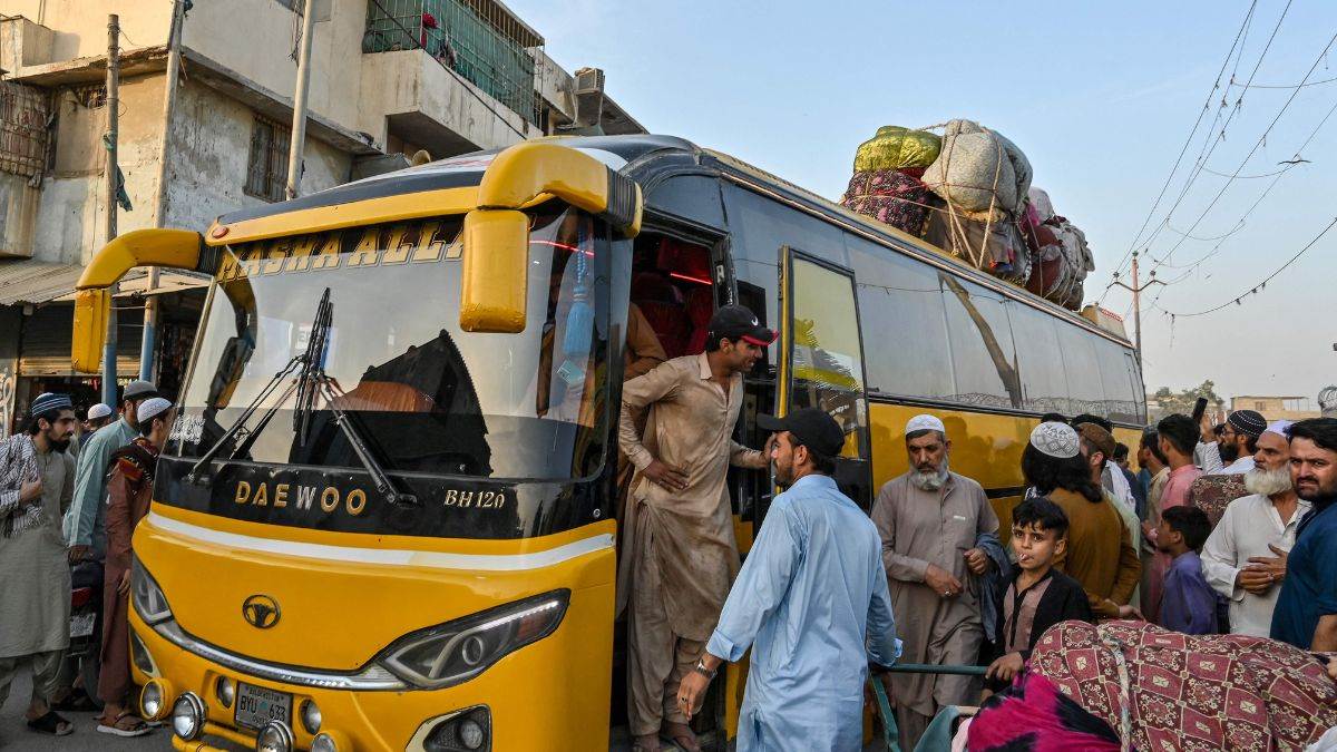 https://www.jagranimages.com/images/newimg/08042025/08_04_2025-pakistan_news__1_23914594.jpg