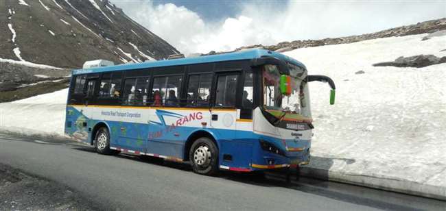 enjoy the pleasant journey of rohtang in this bus for rs 600 book like this