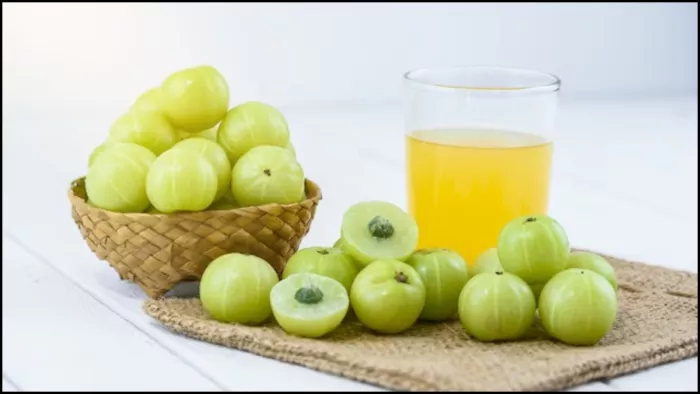 बालों से लेकर आंखों तक के लिए फायदेमंद है आवले का जूस, ऐसे करें तैयार
