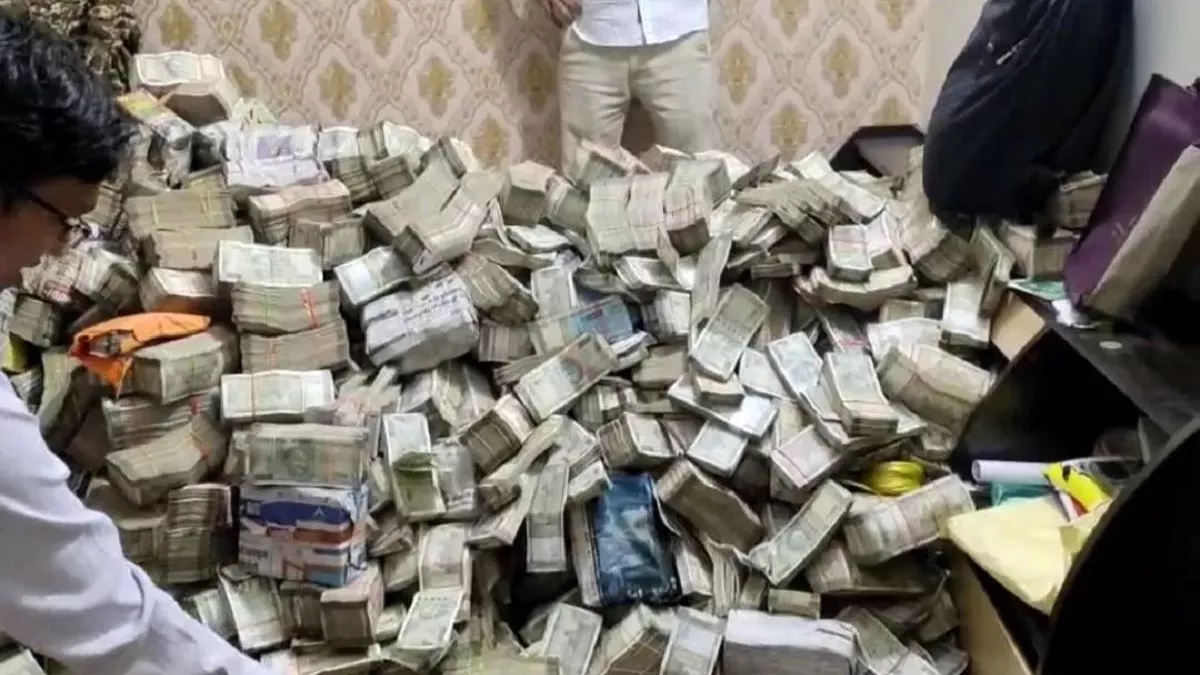 झारखंड में ईडी की ताबड़तोड़ छापामारी