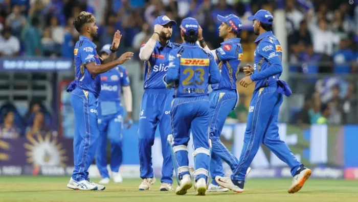 Mumbai Indians: मुंबई इंडियंस आईपीएल 2024 से हुई बाहर।