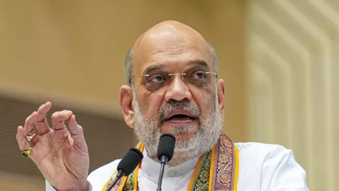 अमित शाह ने सभी अर्धसैनिक बलों के महानिदेशकों से बात की और सीमा पर हाई अलर्ट का आदेश दिया।