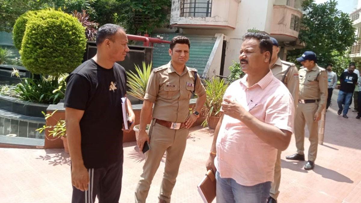 cafe owner shot dead in rishikesh