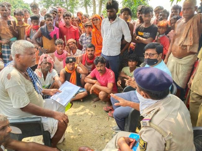 जमीन पर कब्जा करने के लिए पहुंच गए दो सौ महादलित परिवार, तनाव - Bihar ...