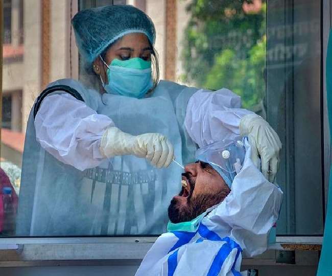 देश में कोरोना महामारी का कहर अब तेजी से कमजोर पड़ रहा है।