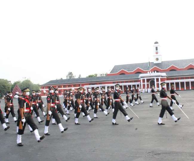 देहरादून में आइएमए कैडेट ने डिप्टी कमान्डेंट परेड में दिखाया दमखम।