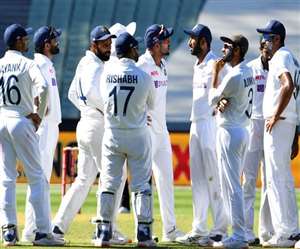 भारतीय टेस्ट टीम के खिलाड़ी मैदान पर (एपी पोटो)