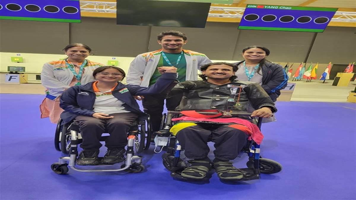 निशानेबाज अवनि लखेड़ा और श्रीहर्ष देवरेड्डी (फोटो- ट्विटर)