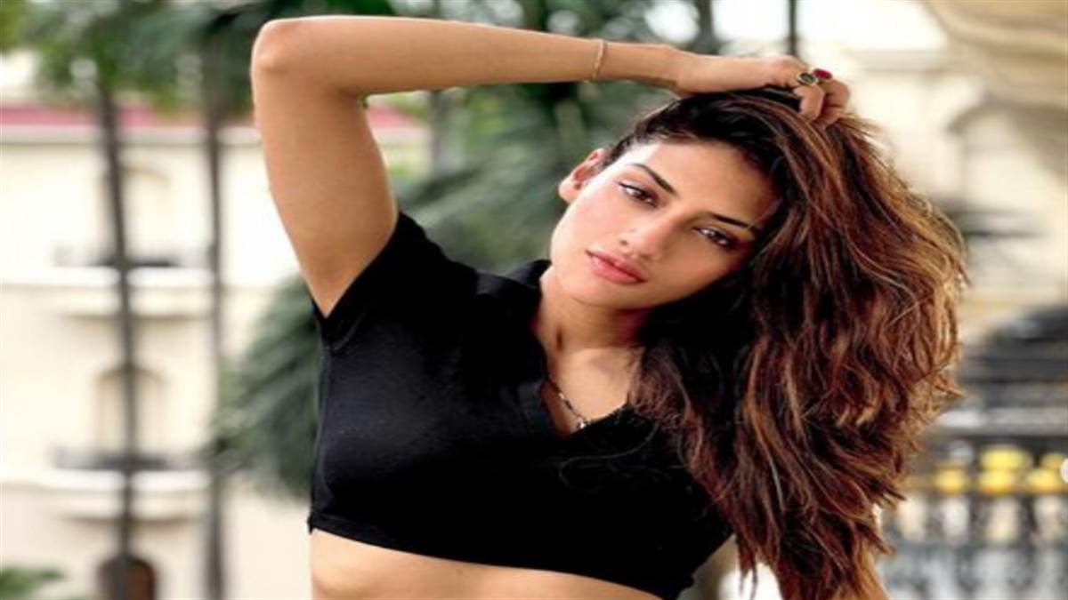 Nusrat Jahan Bedroom Video :TMC सांसद नुसरत जहां का बेडरूम वीडियो वायरल,  बेड पर आंख खुलने से लेकर रात तक... - Bengali Actress And Trinamool Congress  Mp Nusrat Jahan Bedroom Video Goes