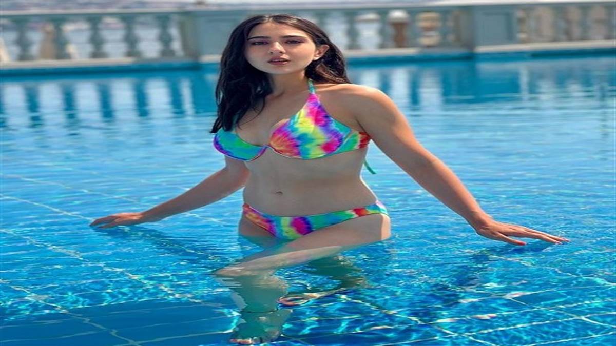 sara ali khan bikini photos saif ali khan daughter on the occasion of world ocean day shared latest bikini pics fans reaction goes viral on social media