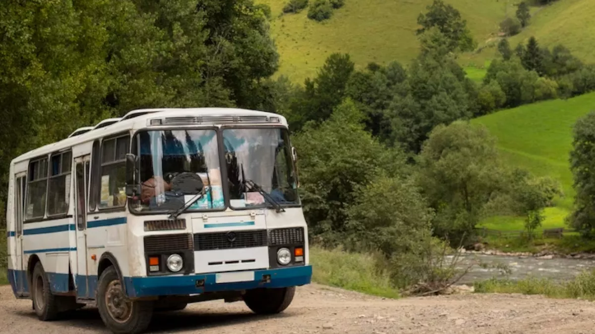 Delhi Leh Bus Service: एक बार फिर से शुरू हो रही है दिल्ली-लेह बस सेवा, जानें टिकट और बुकिंग से जुड़ी डिटेल्स