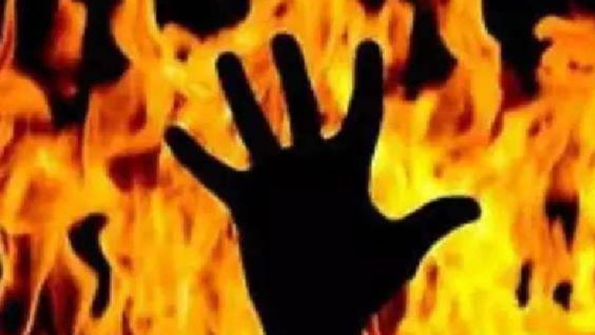 https://www.jagranimages.com/images/newimg/08062023/08_06_2023-girl_self_immolation_in_bhagalpur_23435449.jpg