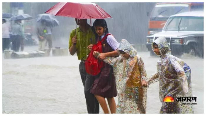 भारी बारिश के साथ केरल पहुंचा मानसून (प्रतीकात्मक फोटो)