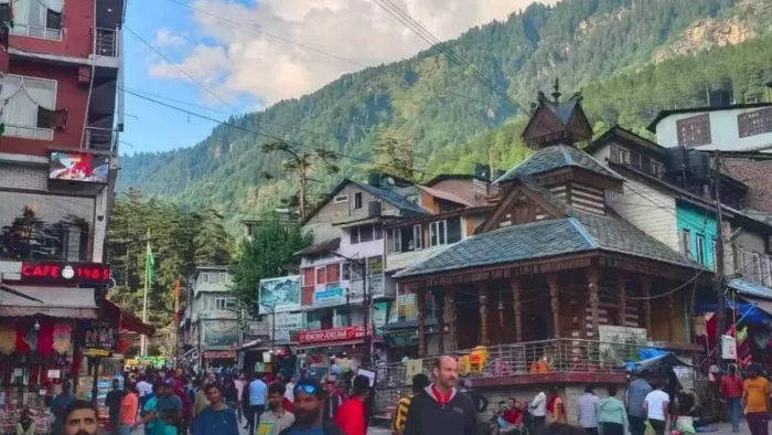 Himachal Tourism News: चुनाव खत्म होते ही शिमला में उमड़ी सैलानियों की भीड़ (फाइल फोटो)