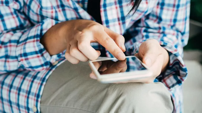 Mobile on Surveillance: अब खुद भी घर बैठे मोबाइल को सर्विलांस पर लगाएं