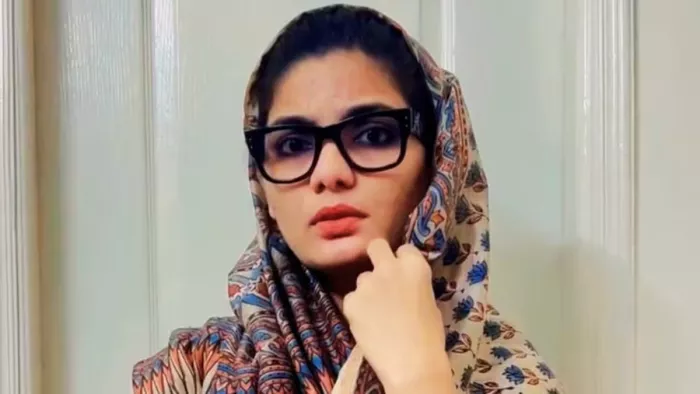 मध्य प्रदेश हाईकोर्ट ने नेहा सिंह राठौर के खिलाफ मामले को रद्द करने से इनकार कर दिया।(फोटो सोर्स: सोशल मीडिया)