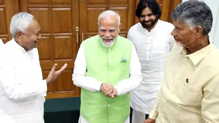 नीतीश कुमार और प्रधानमंत्री नरेंद्र मोदी (जागरण)