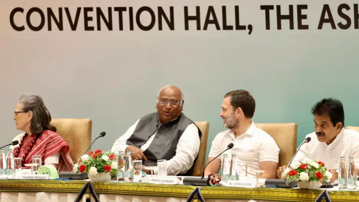 कांग्रेस नेताओं ने राहुल गांधी को विपक्ष का नेता बनाने की मांग की।(फोटो सोर्स: जागरण)