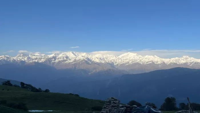 चारधाम यात्रा के साथ दयारा बुग्याल ट्रेक पर ट्रेकिंग को पहुंच रहे पर्यटक और तीर्थयात्री. Jagran