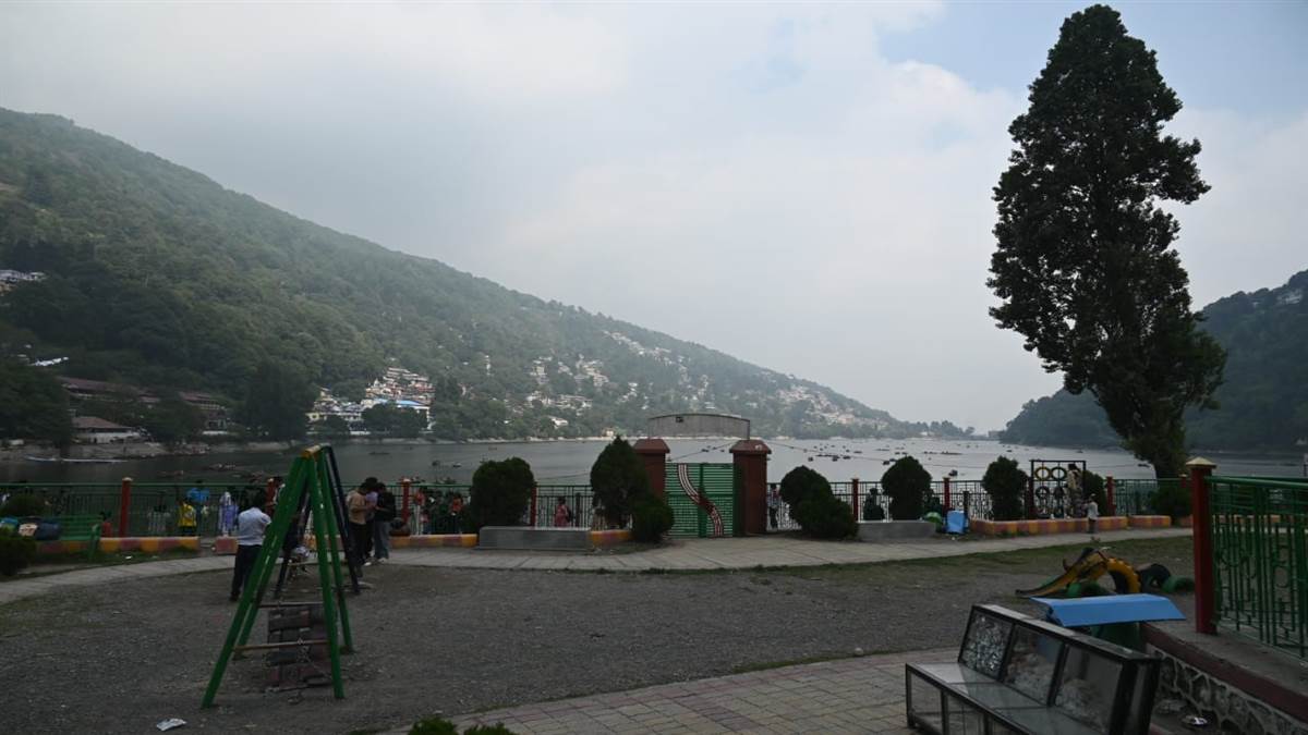 chokes poisonous smog engulfs nainital