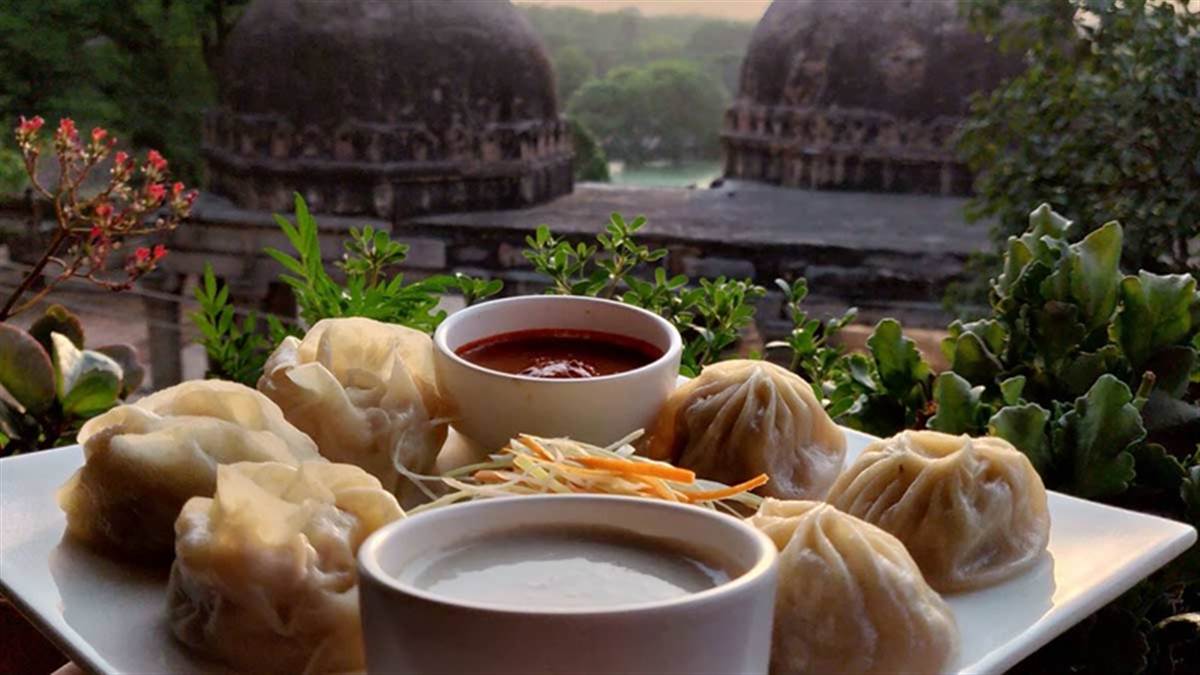 https://www.jagranimages.com/images/newimg/08062025/08_06_2025-momos_23959116.jpg