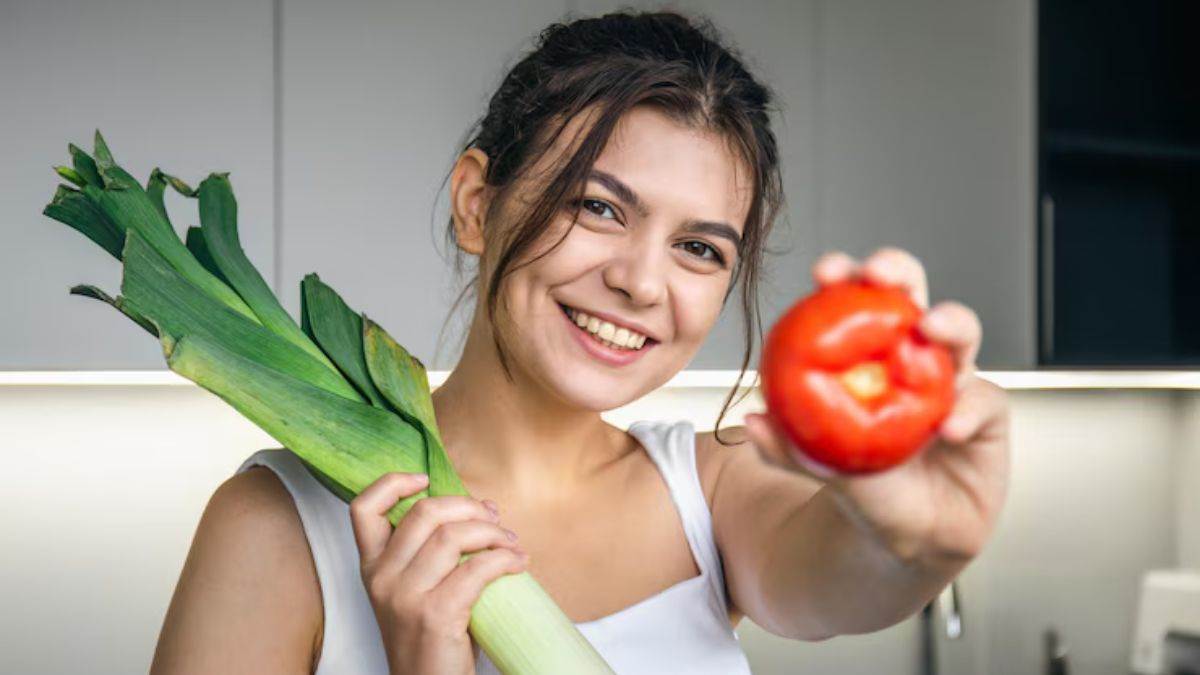 https://www.jagranimages.com/images/newimg/08062025/08_06_2025-summer_glowing_skin_diet_23958041.jpg