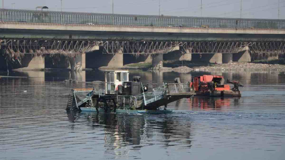 https://www.jagranimages.com/images/newimg/08062025/08_06_2025-yamuna_23958997.jpg