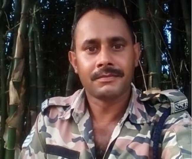 कांगड़ा के पालमपुर निवासी एसएसबी जवान को साथी ने मारी गोली, ड्यूटी को लेकर हुआ था विवाद कांगड़ा के पालमपुर निवासी एसएसबी जवान को साथी ने मारी गोली, ड्यूटी को लेकर हुआ था विवाद