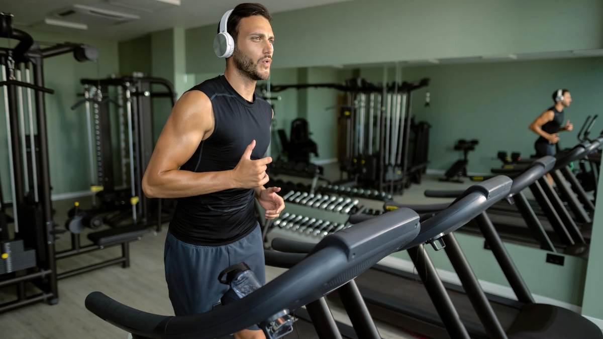 Treadmill Exercise Benefits ट्रेडमिल वर्कआउट से वेट कंट्रोल के साथ