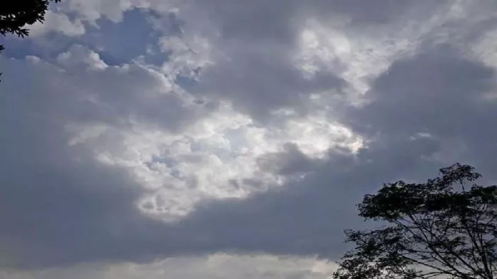 Jalandhar Weather Update जालंधर में शुरू हुई हल्की बूंदाबांदी। (सांकेतिक)