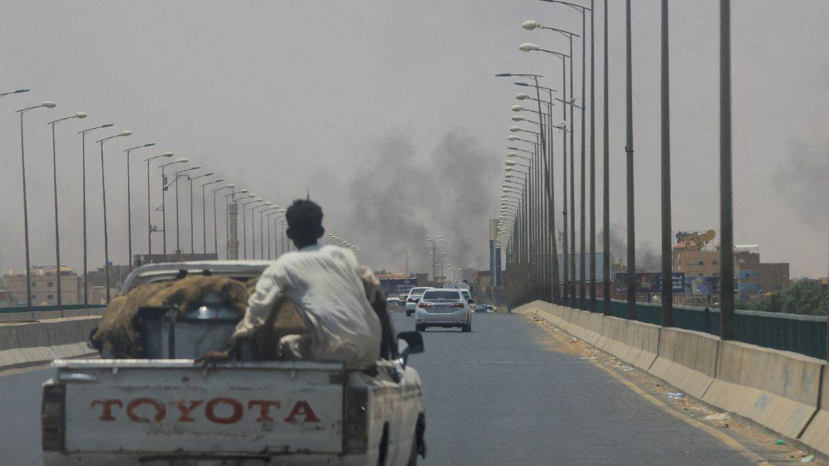 https://www.jagranimages.com/images/newimg/08072023/08_07_2023-sudan_crisis_23465344.jpg