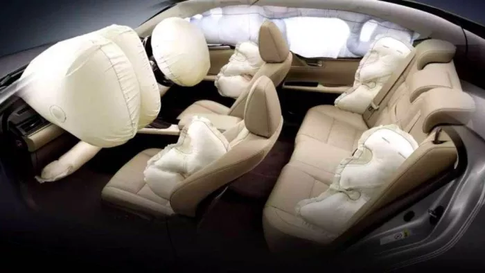 Airbag वाली कार में सफर करते हुए किन बातों का ध्यान रखना चाहिए। आइए जानते हैं।